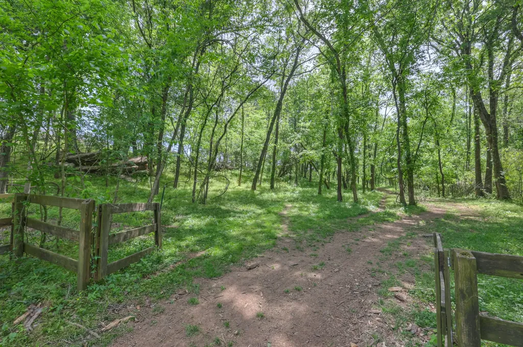 2153 Williamsport Pike Columbia TN 38401