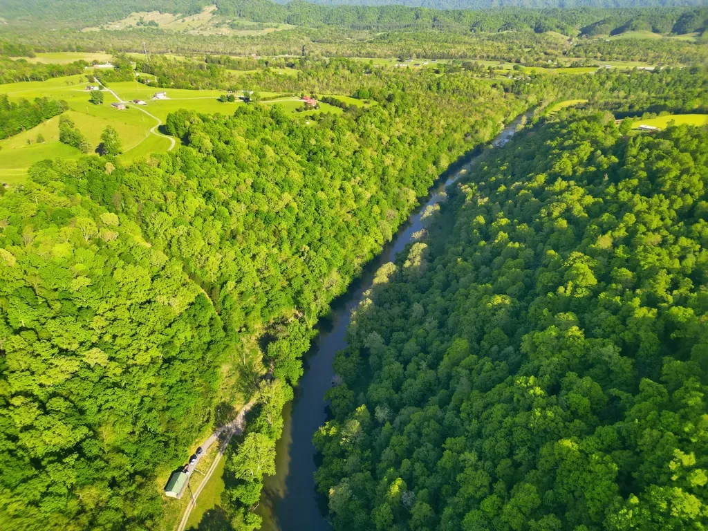 364 Lock Lane Tazewell TN 37879