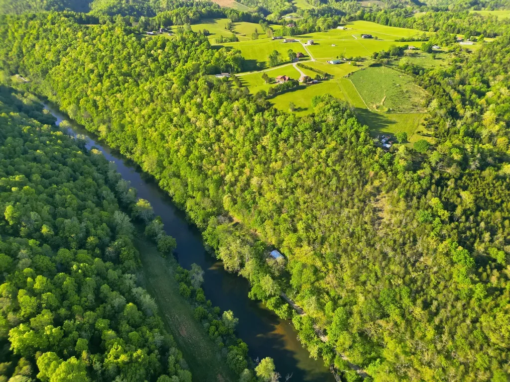 364 Lock Lane Tazewell TN 37879