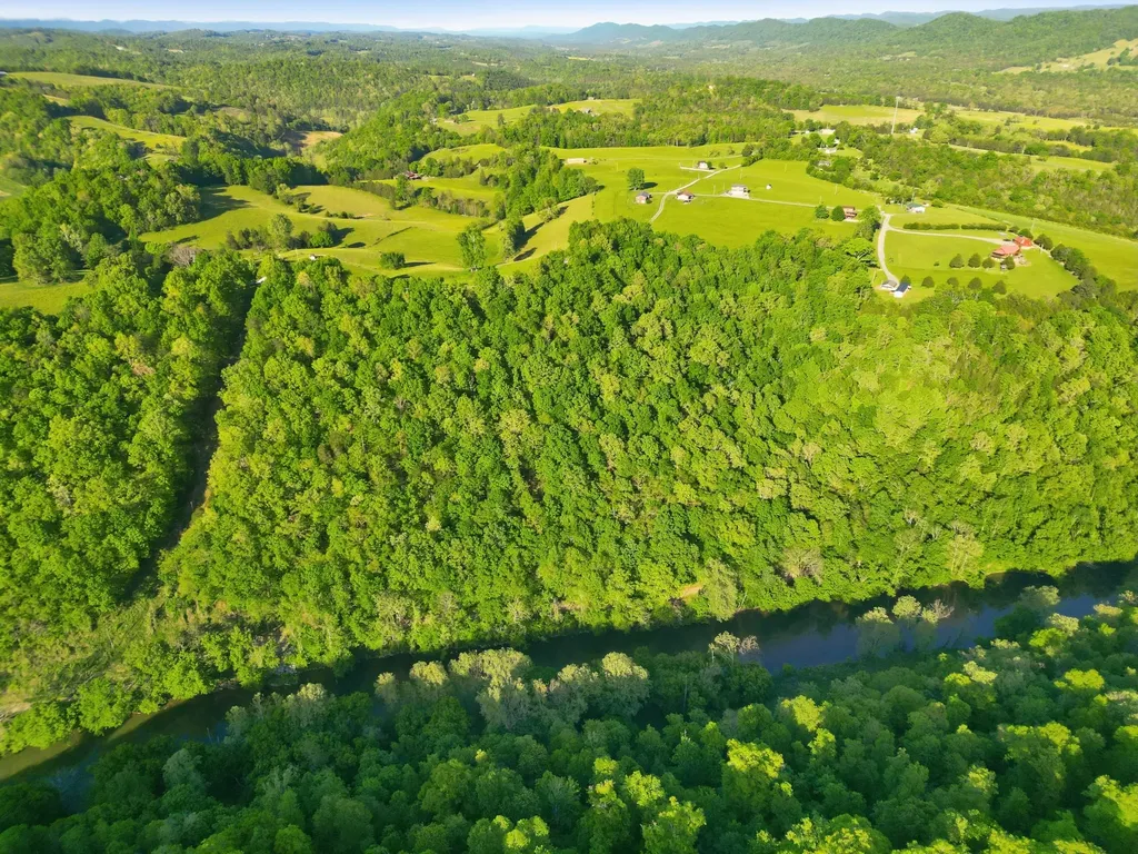 364 Lock Lane Tazewell TN 37879