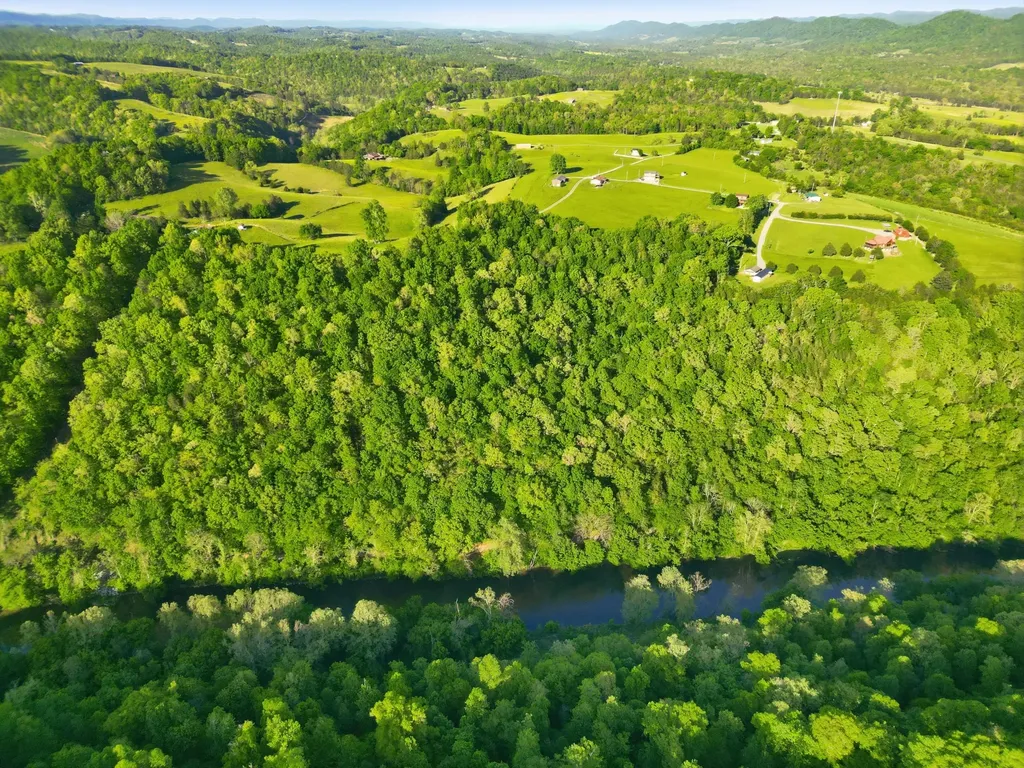 364 Lock Lane Tazewell TN 37879