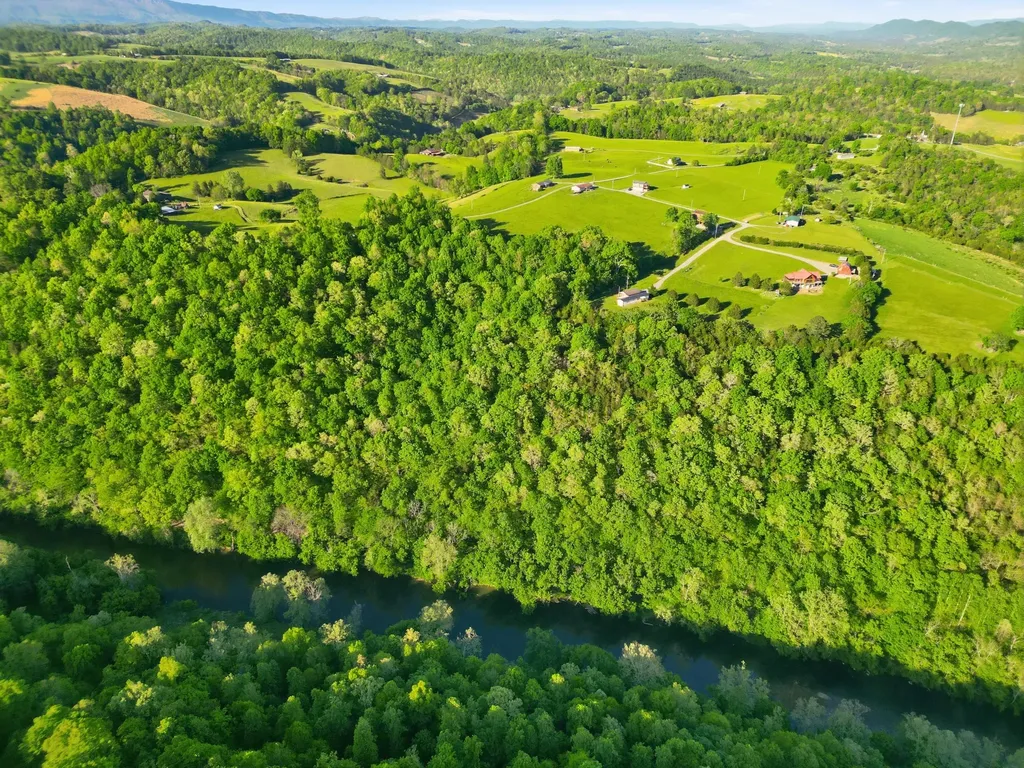 364 Lock Lane Tazewell TN 37879
