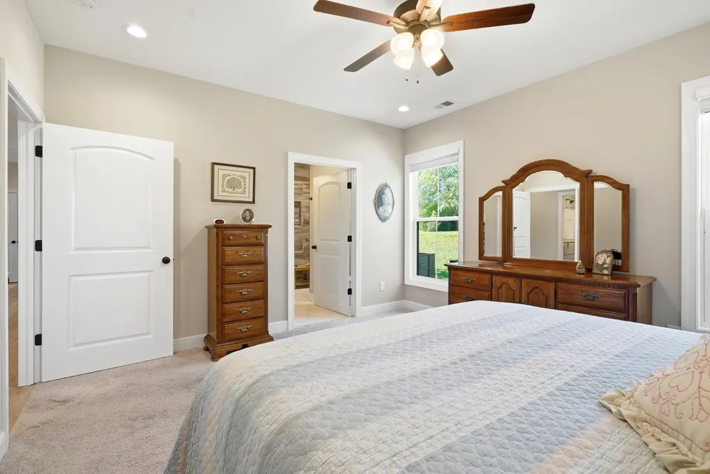 1056 Malinda Lane Greenbrier TN 37073