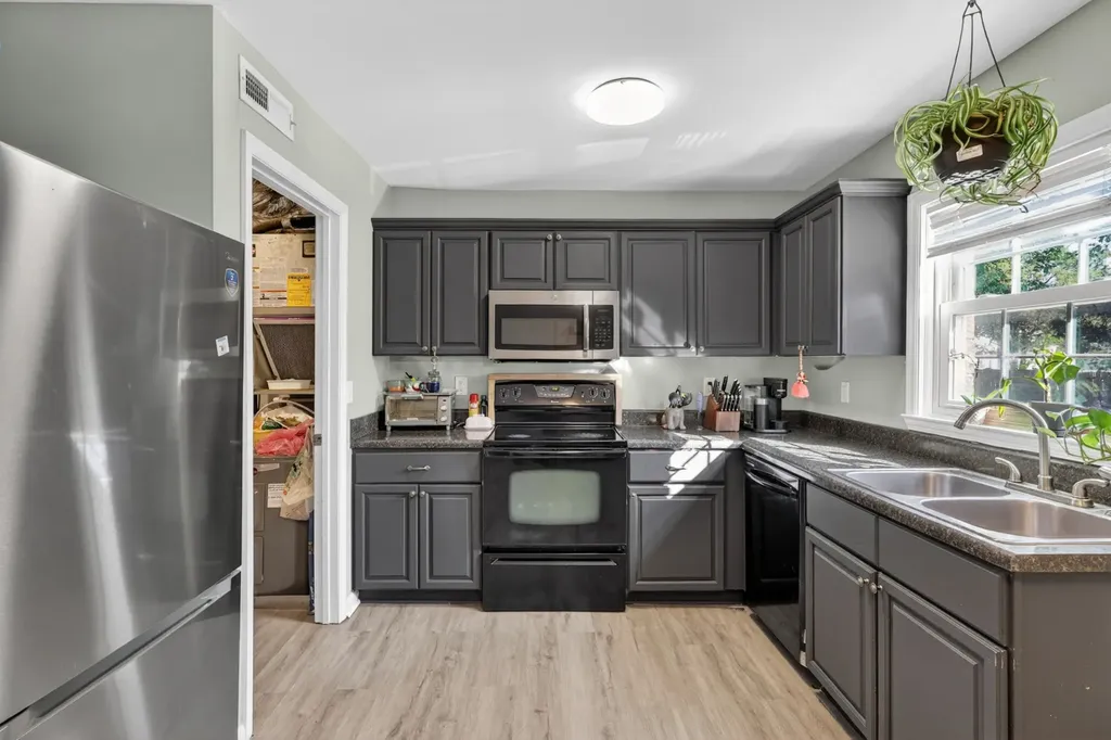 806 Holder Court Nashville TN 37217