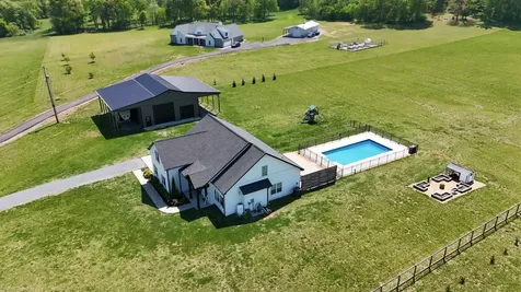4055 Calista Road Cross Plains TN 37049