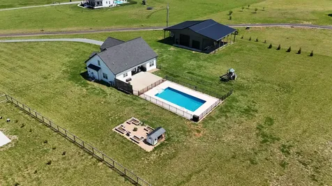 4055 Calista Road Cross Plains TN 37049