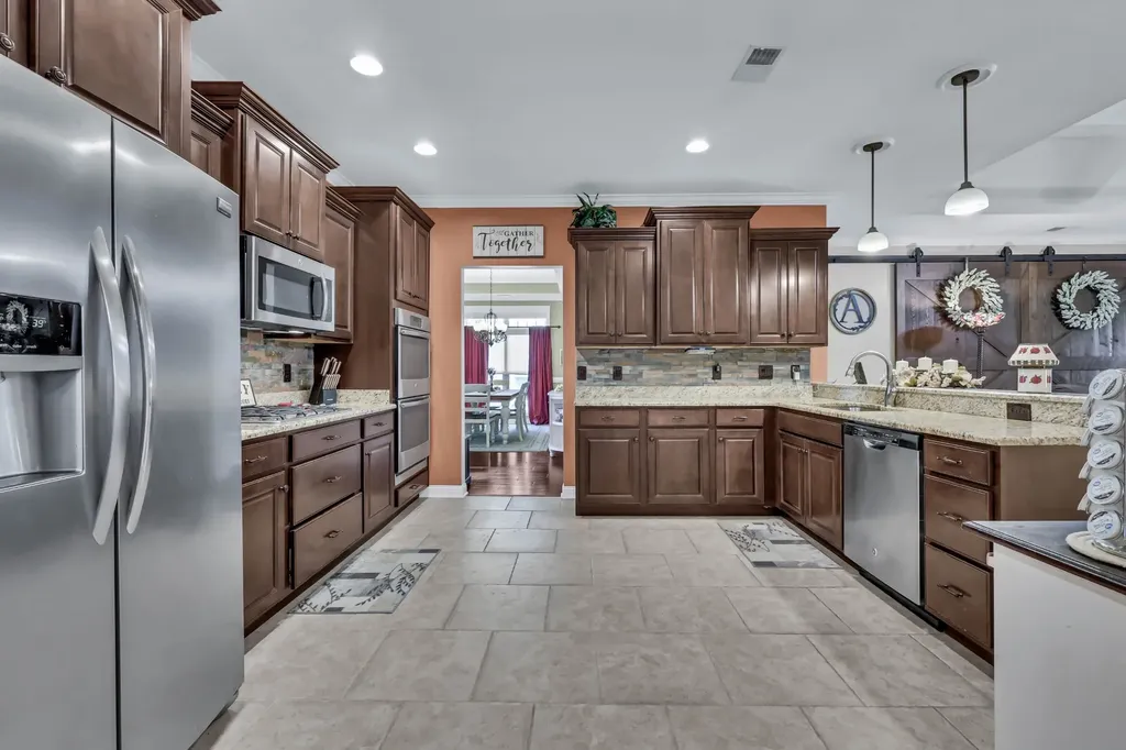 253 Dorchester Circle Clarksville TN 37043