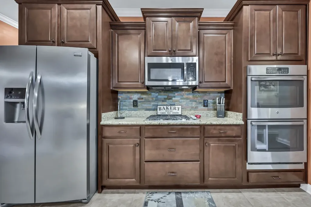 253 Dorchester Circle Clarksville TN 37043