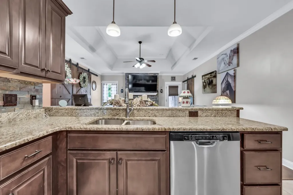253 Dorchester Circle Clarksville TN 37043