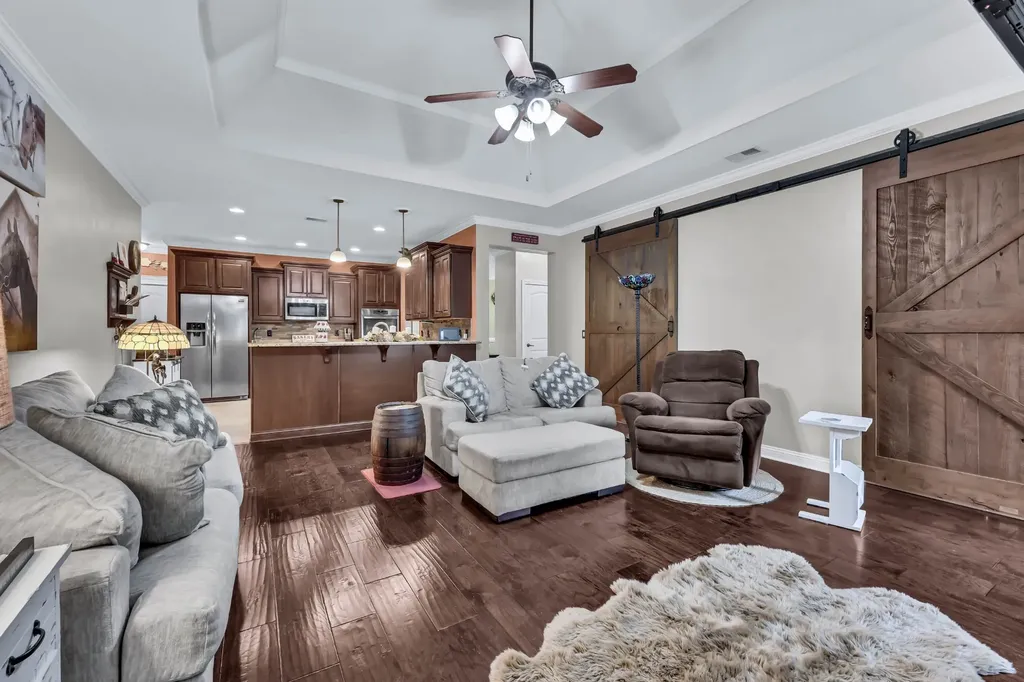 253 Dorchester Circle Clarksville TN 37043