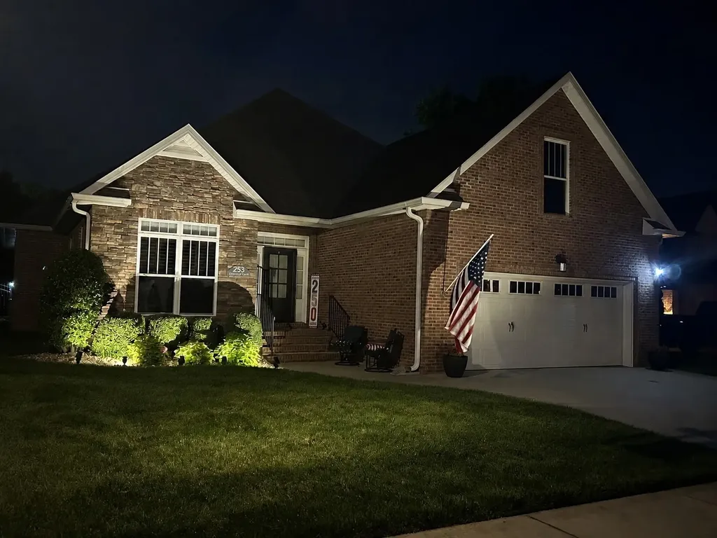 253 Dorchester Circle Clarksville TN 37043
