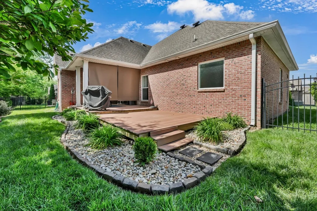 253 Dorchester Circle Clarksville TN 37043