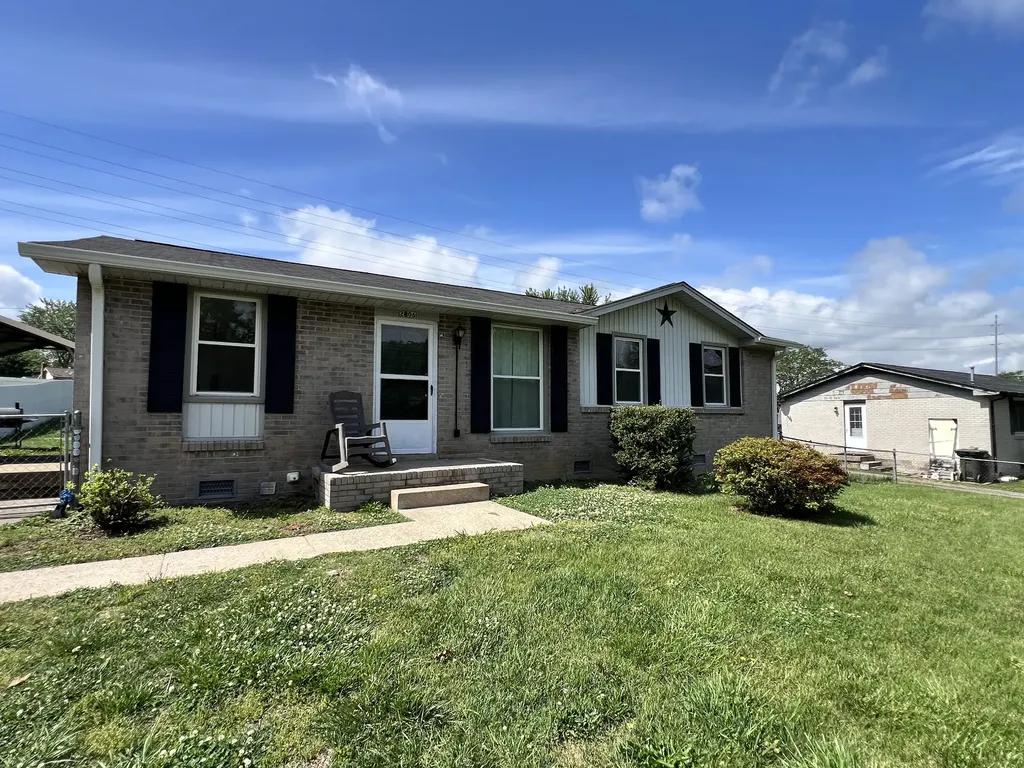 2806 Driftwood Drive Springfield TN 37172