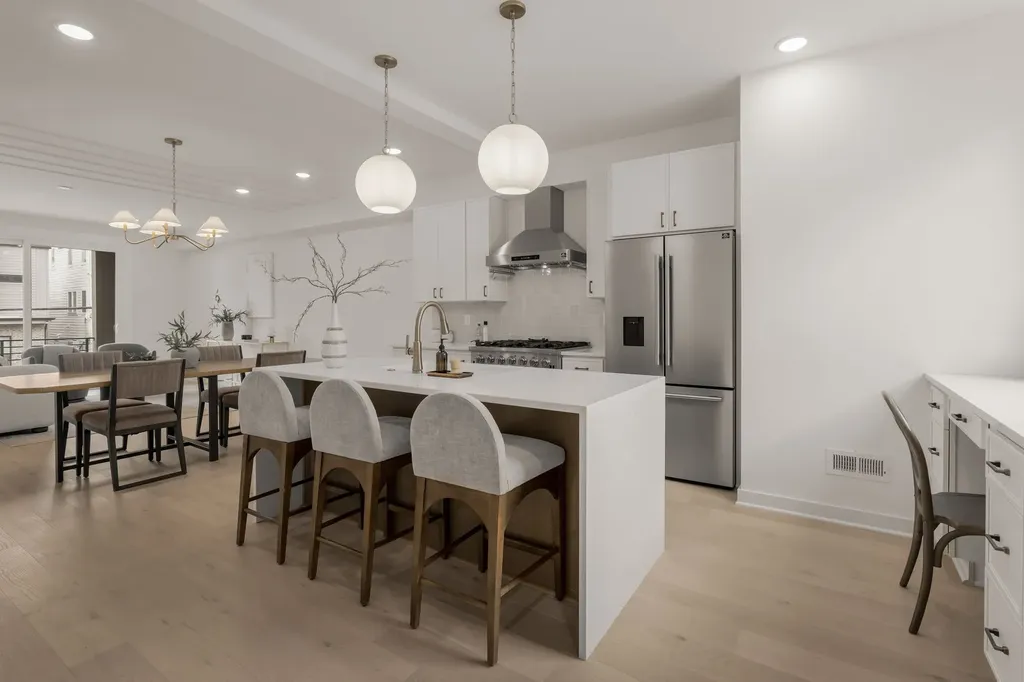 915 Cheatham Place Nashville TN 37208
