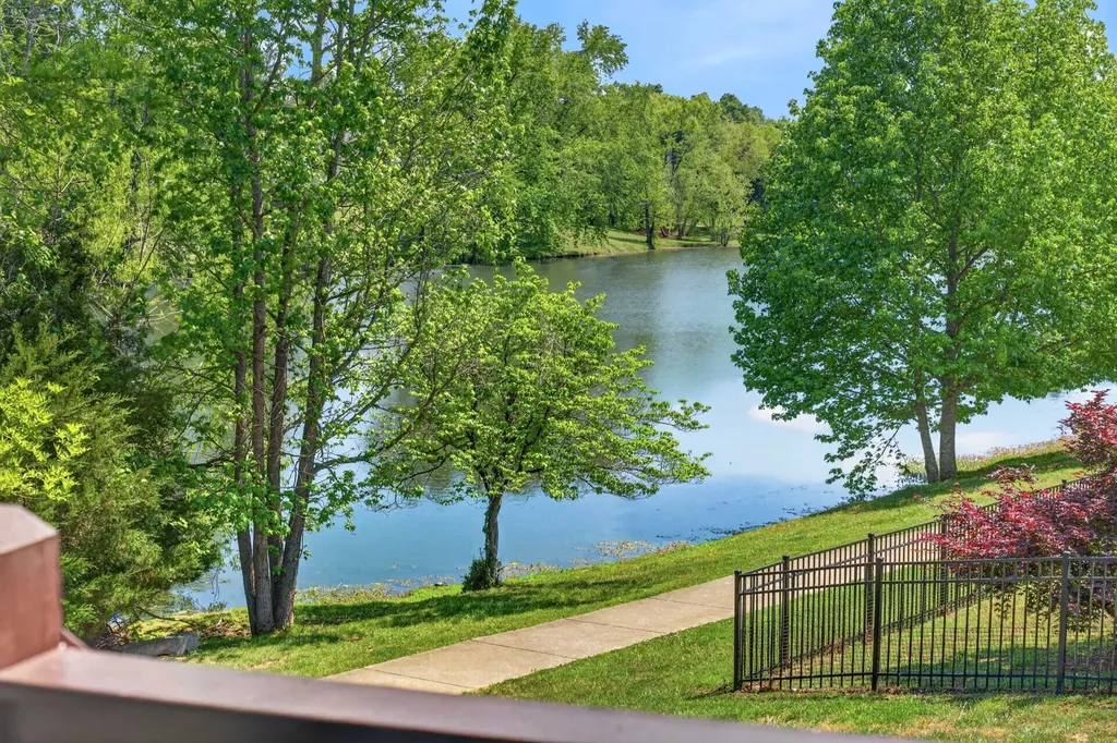 1034 Five Coves Trace Gallatin TN 37066