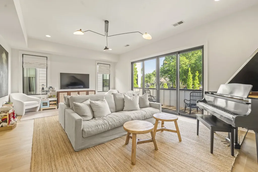 1900 Randolph Place Nashville TN 37215