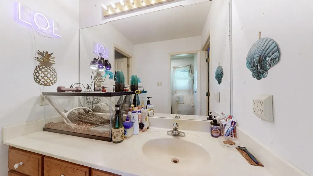 881 Coaling Road Charlotte TN 37036