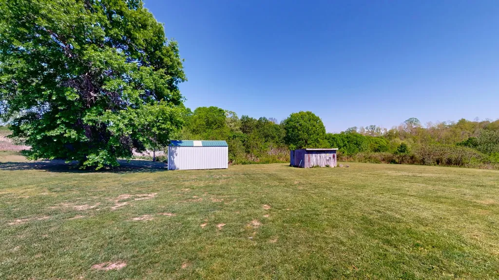 881 Coaling Road Charlotte TN 37036