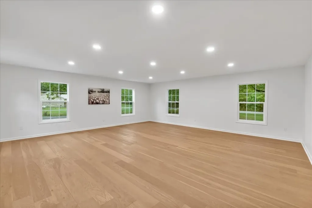 315 Little Creek Road Pleasant Shade TN 37145