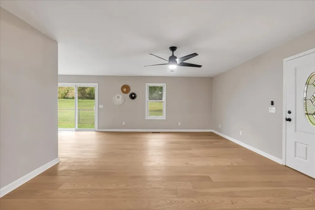 315 Little Creek Road Pleasant Shade TN 37145