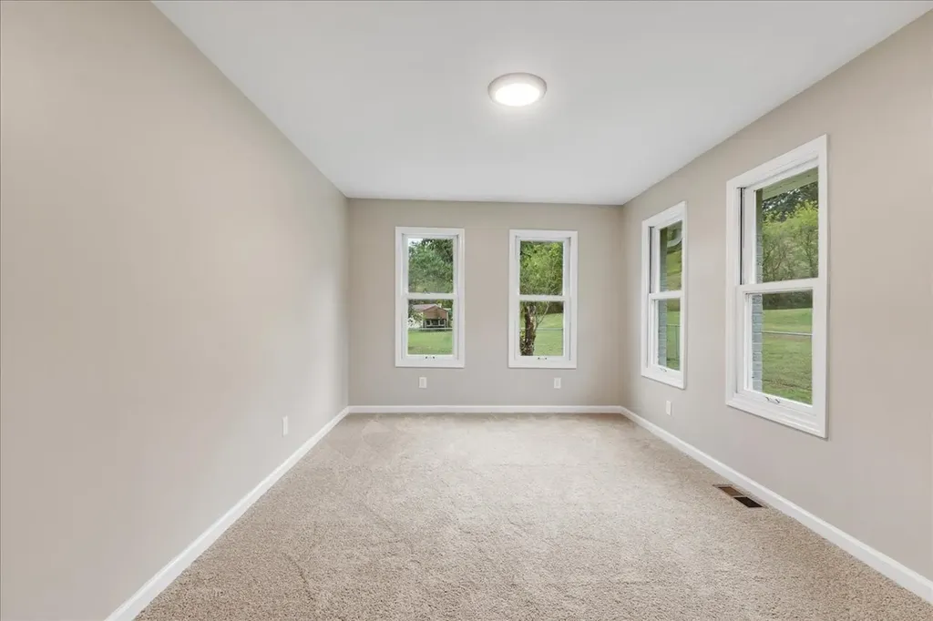 315 Little Creek Road Pleasant Shade TN 37145