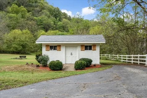 315 Little Creek Road Pleasant Shade TN 37145