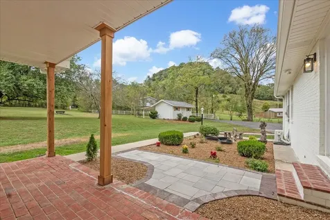 315 Little Creek Road Pleasant Shade TN 37145