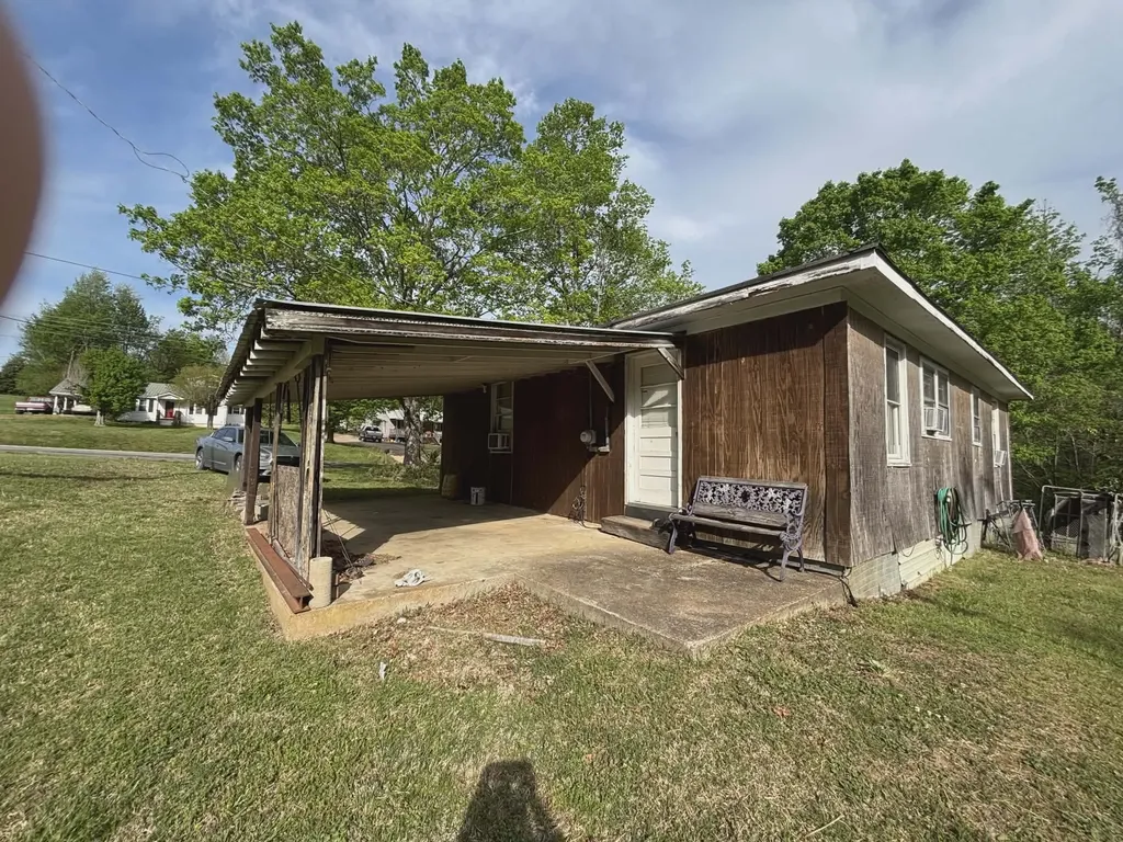 519 Highway 48, S Centerville TN 37033