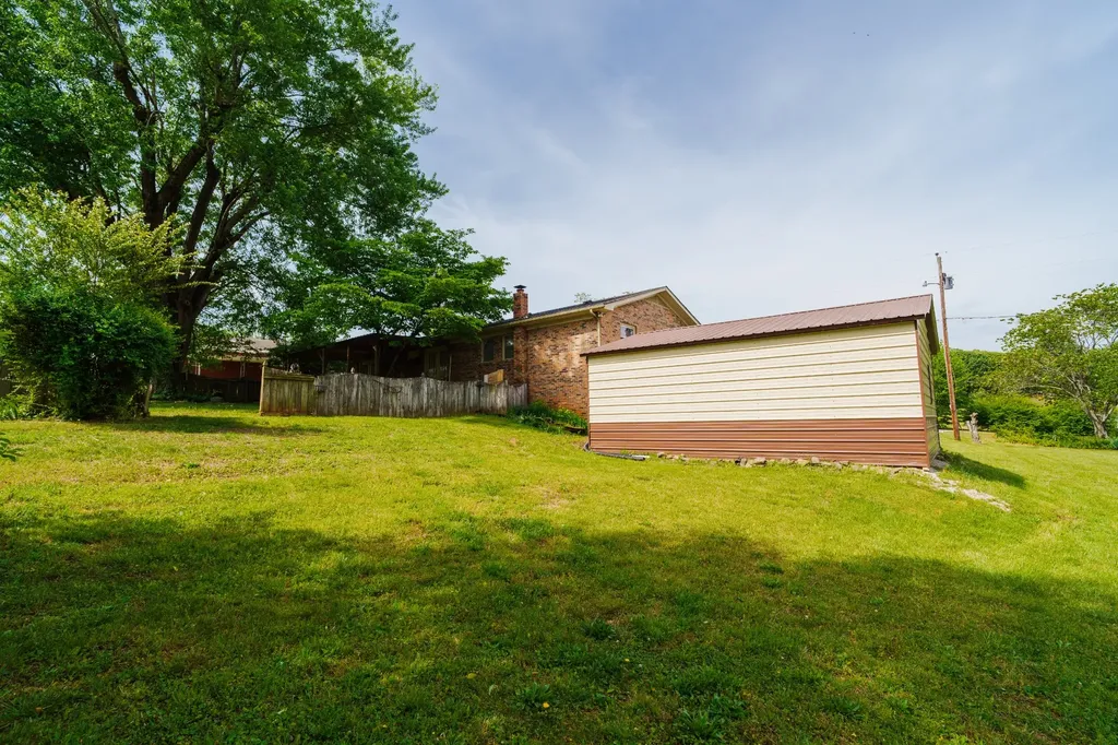 128 N Turner Drive Sparta TN 38583
