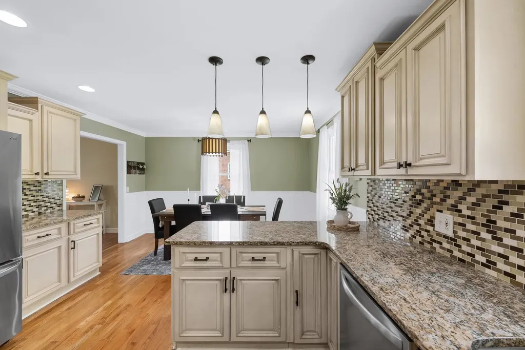 608 Harpeth Pkwy, E Nashville TN 37221