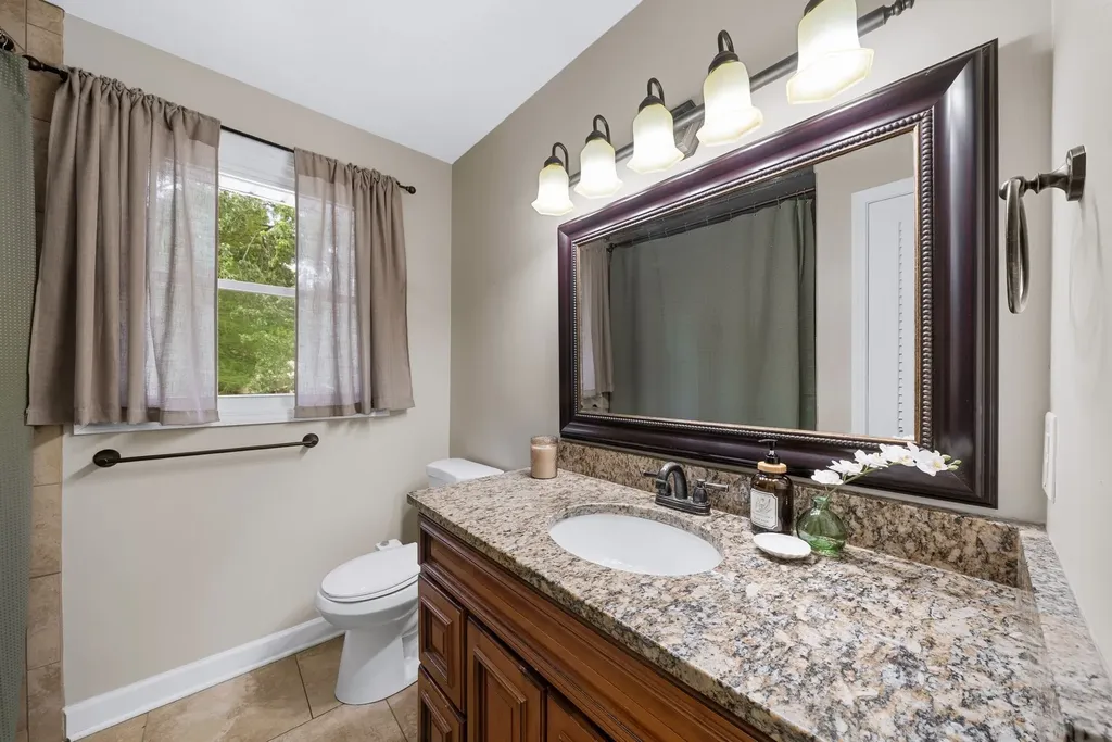 608 Harpeth Pkwy, E Nashville TN 37221