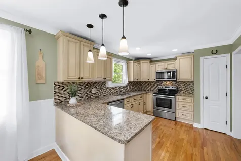 608 Harpeth Pkwy, E Nashville TN 37221