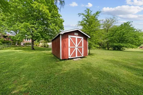 608 Harpeth Pkwy, E Nashville TN 37221