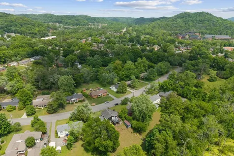 608 Harpeth Pkwy, E Nashville TN 37221