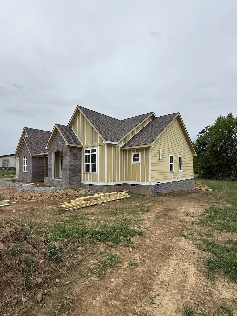 8680 Middle Lick Creek Road Lyles TN 37098