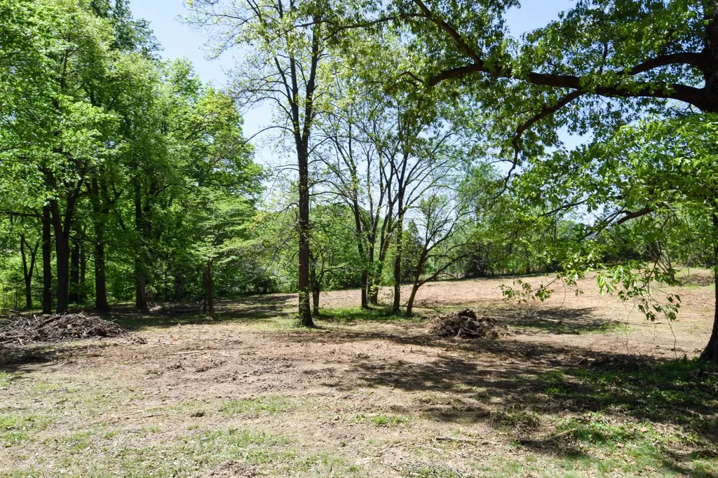 430 South Road Cottontown TN 37048