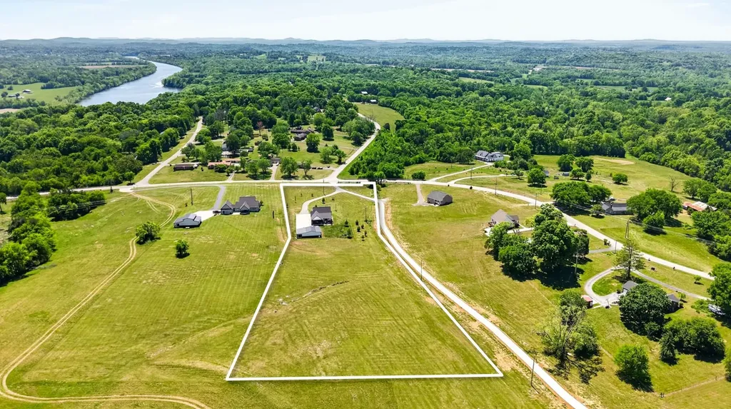 50 Lecornu Lane Hartsville TN 37074