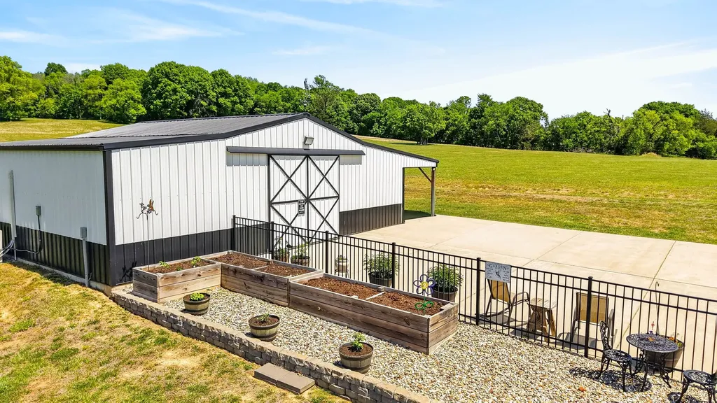 50 Lecornu Lane Hartsville TN 37074
