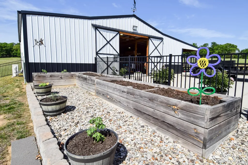 50 Lecornu Lane Hartsville TN 37074