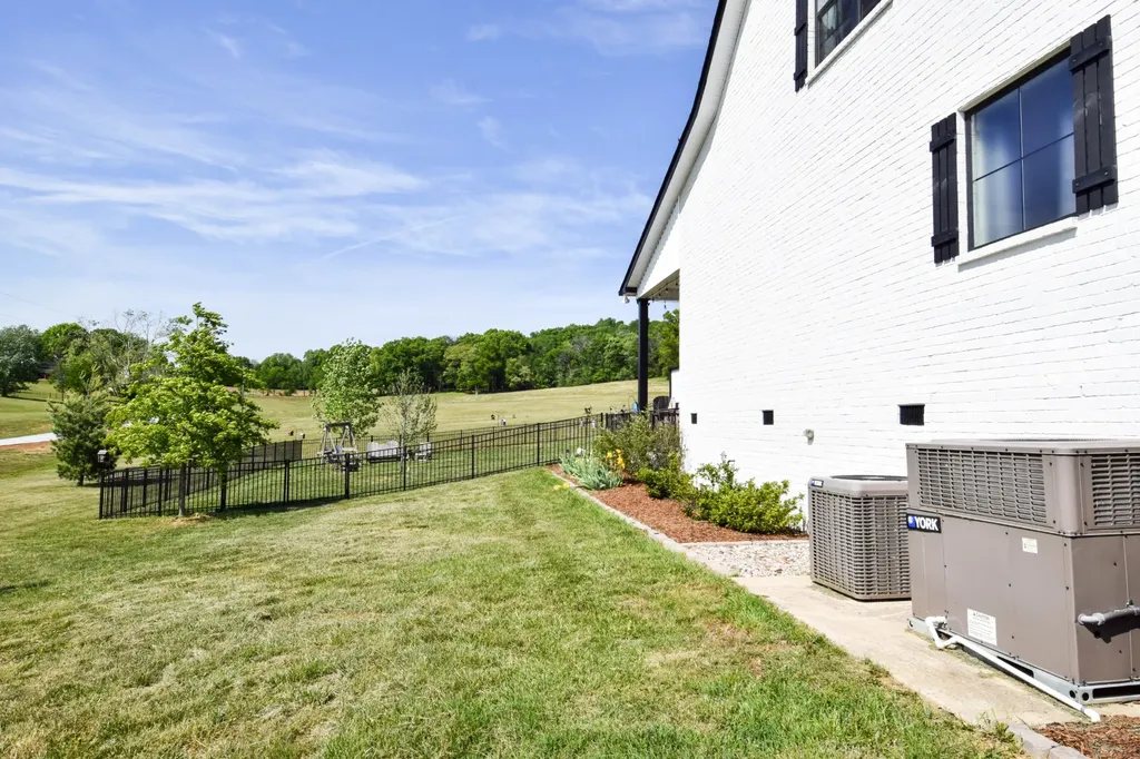 50 Lecornu Lane Hartsville TN 37074