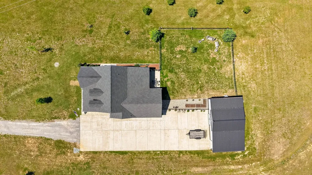 50 Lecornu Lane Hartsville TN 37074