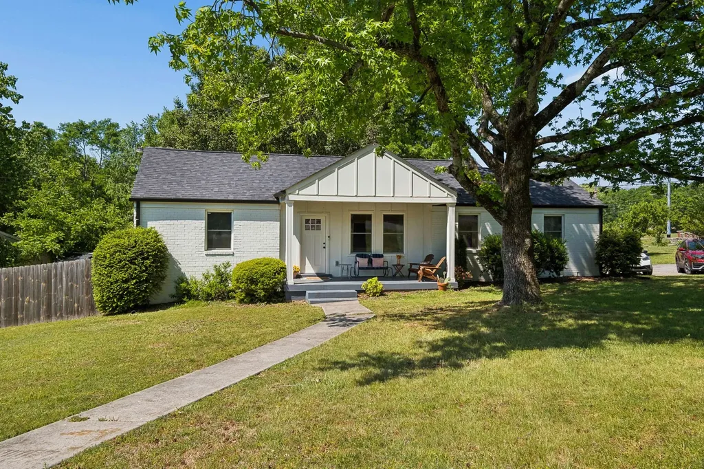 4311 Saunders Avenue Nashville TN 37216