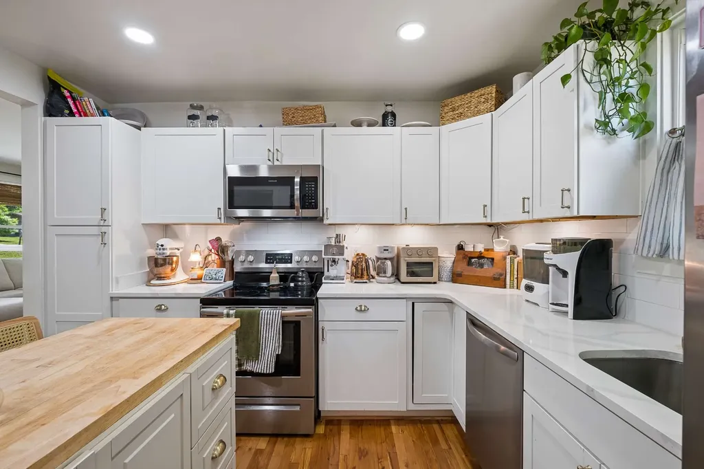 4311 Saunders Avenue Nashville TN 37216