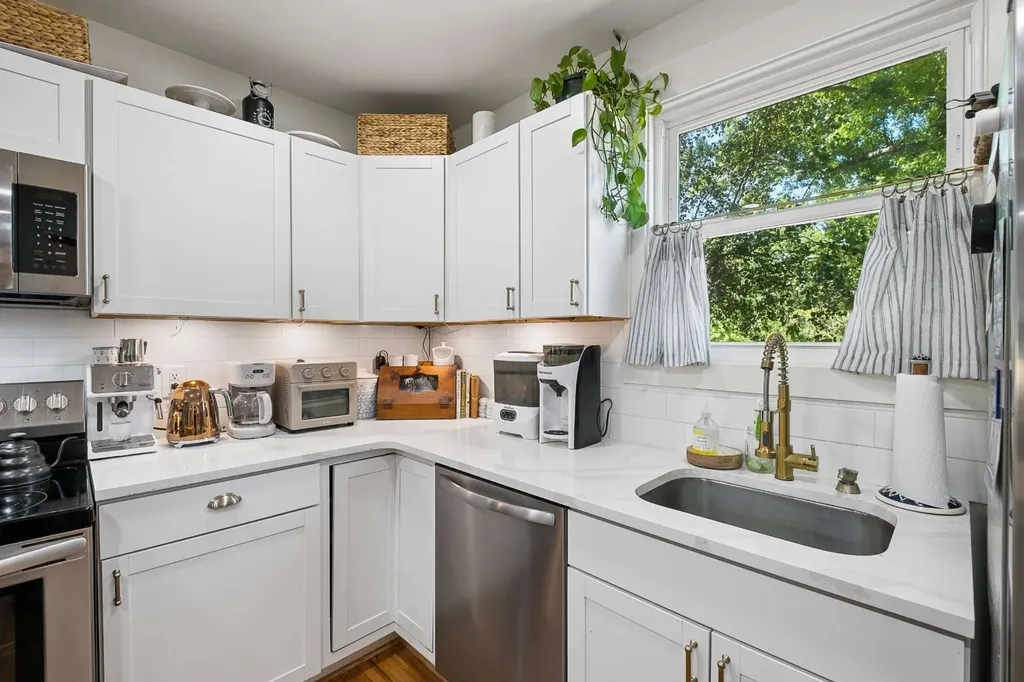 4311 Saunders Avenue Nashville TN 37216