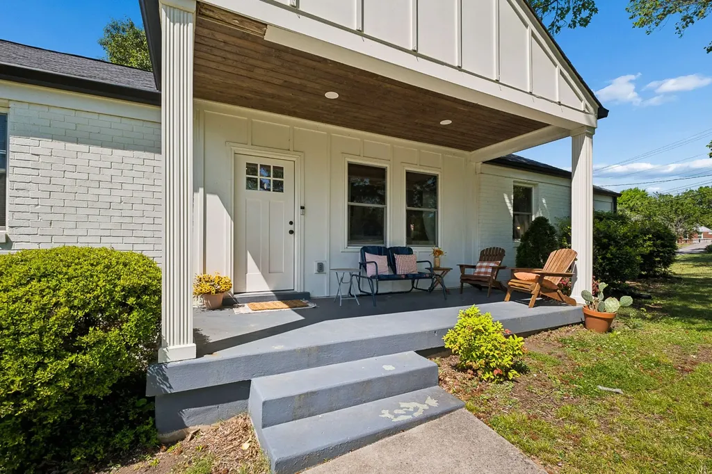4311 Saunders Avenue Nashville TN 37216