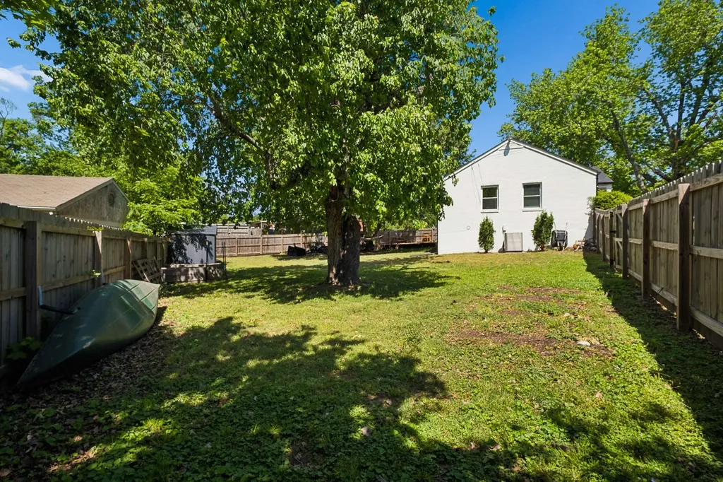 4311 Saunders Avenue Nashville TN 37216