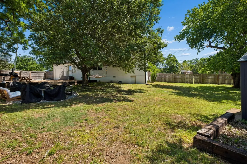 4311 Saunders Avenue Nashville TN 37216