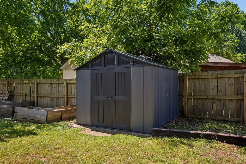 4311 Saunders Avenue Nashville TN 37216