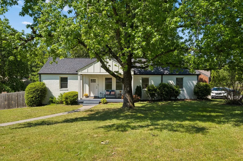 4311 Saunders Avenue Nashville TN 37216