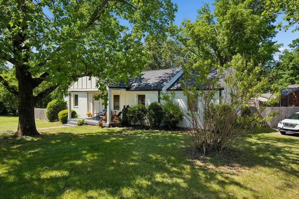 4311 Saunders Avenue Nashville TN 37216